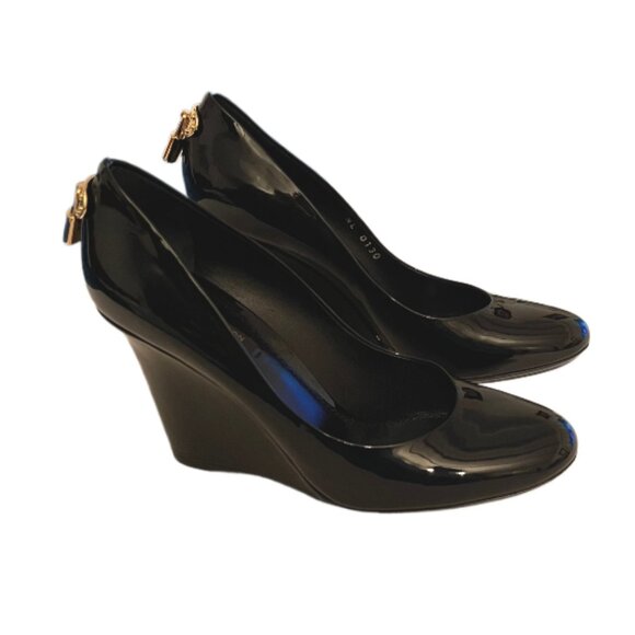 Louis Vuitton Black Patent Leather Gold LV Lock Wedge Pumps  Size 37.5 / US 7.5 - Picture 8 of 14
